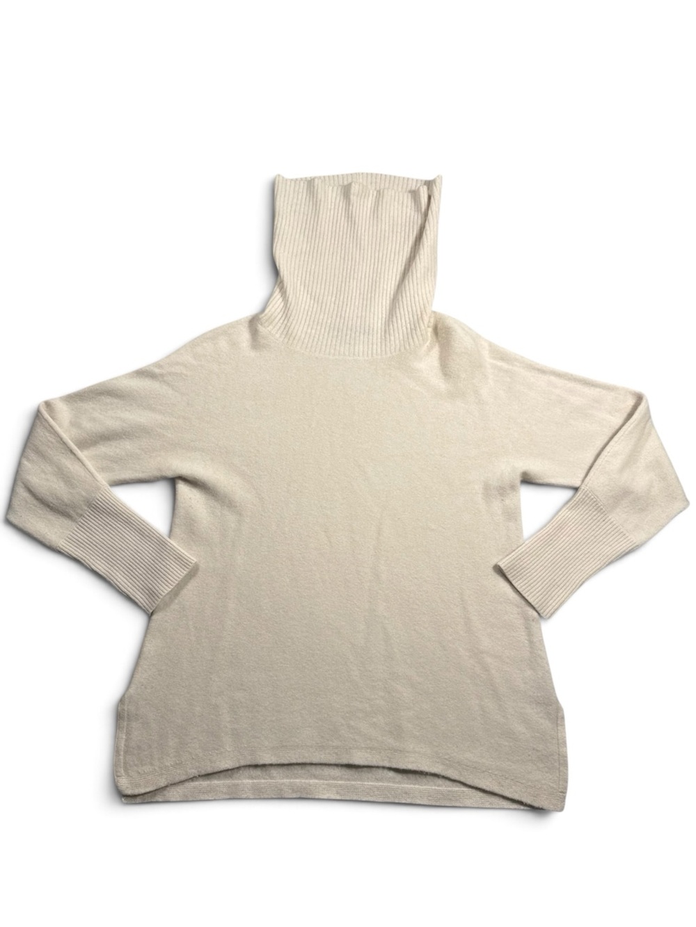 InCashmere 100% Cashmere Large Ivory Oversized Turtleneck Sweater
